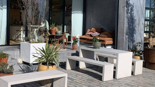 Betonnen bankjes en tafels: vast of verplaatsbaar?
