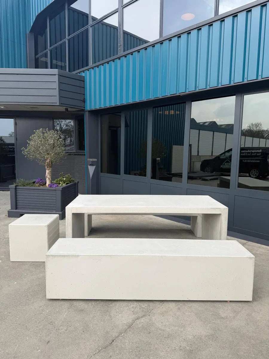 Massieve Betonnen Tuinbank 200 cm - Betonfabriek.nl